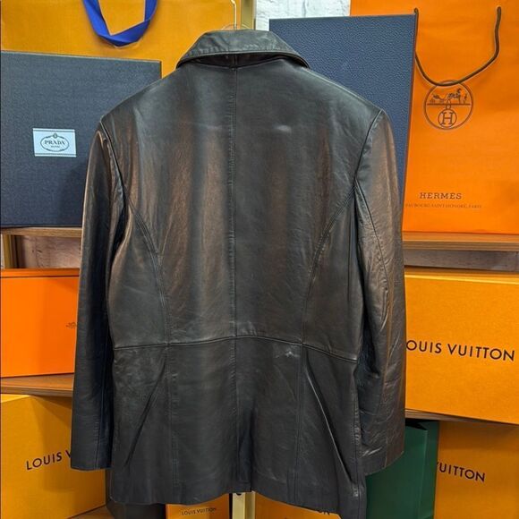 Women’s leather jacket - Picture 7 of 10